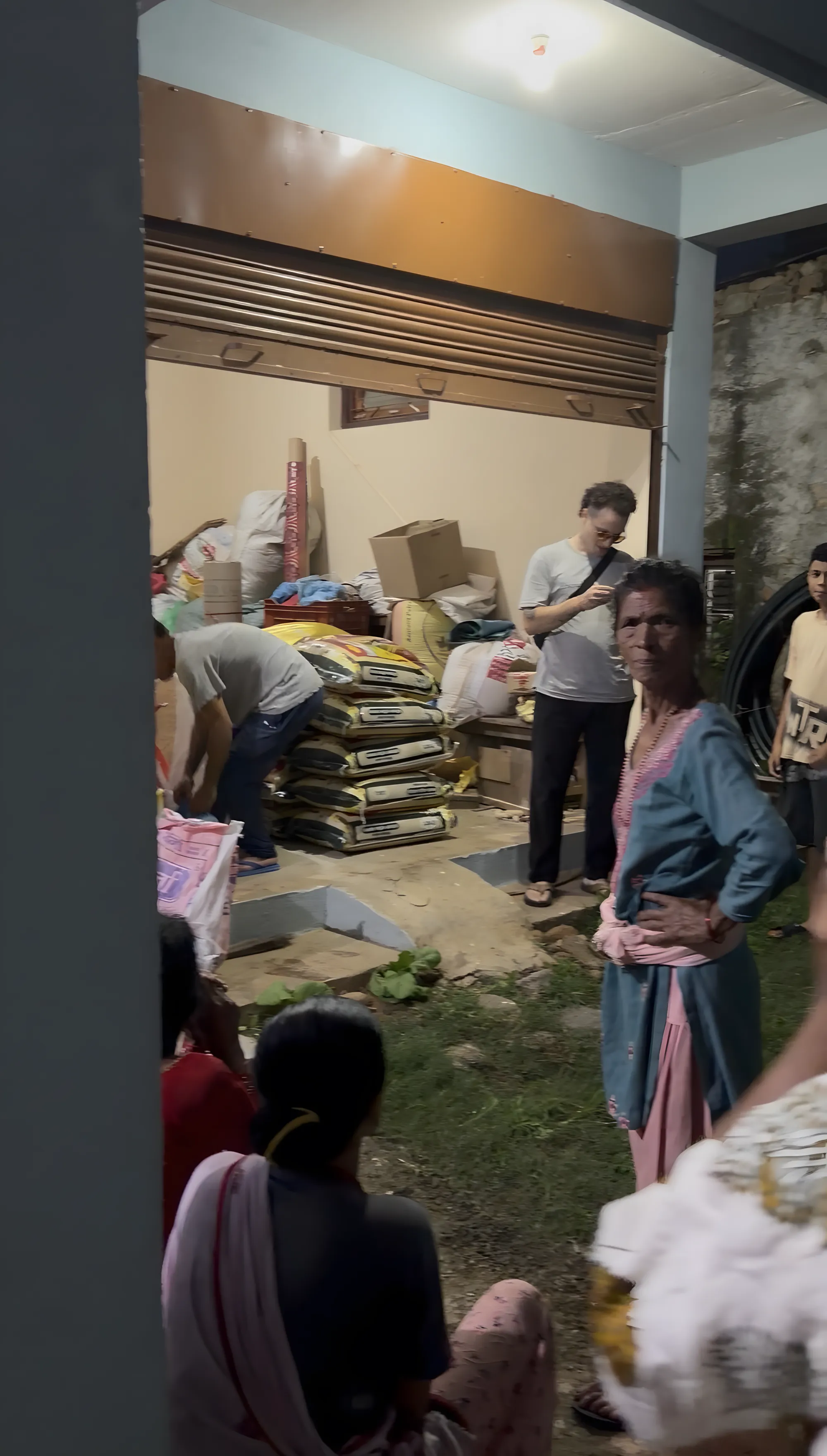 Distributing rice and supplies